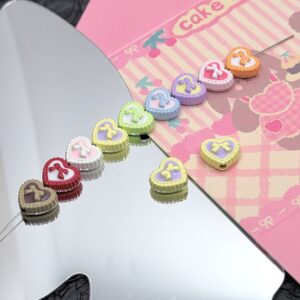 pale yellow / 10*8.7mm, hole approximately 1.8mm