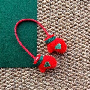 Red Christmas gloves