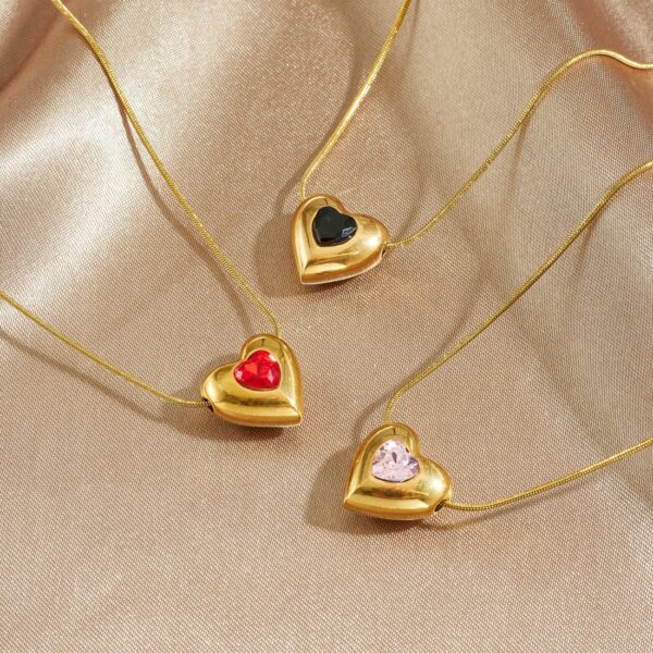 O1CN01QoCkbW2Iz6hsnOAwg_2213317019356-0-cib Wholesale Diamond-encrusted heart-shaped stainless steel necklace