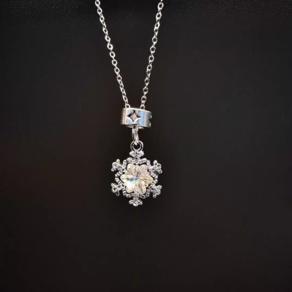 Wholesale Gradient Star Snowflake Pendant Necklace