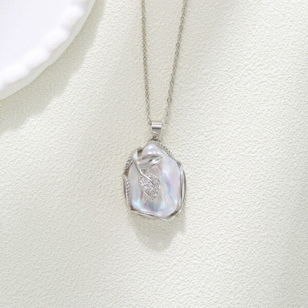 Wholesale Baroque Pendant Freshwater Pearl Luxury Necklace