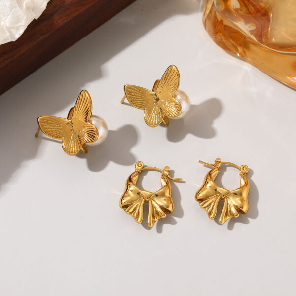 Wholesale Stainless steel stud earrings for women