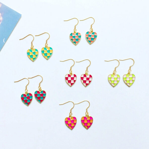 Wholesale Checkered dopamine contrasting heart-shaped earrings