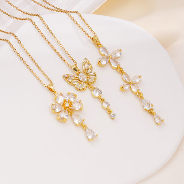 O1CN01RCAkW520t0KtLOuhk_2215152786906-0-cib Wholesale Butterfly Flowers, Light and Luxurious Stainless Steel Clavicle Necklace