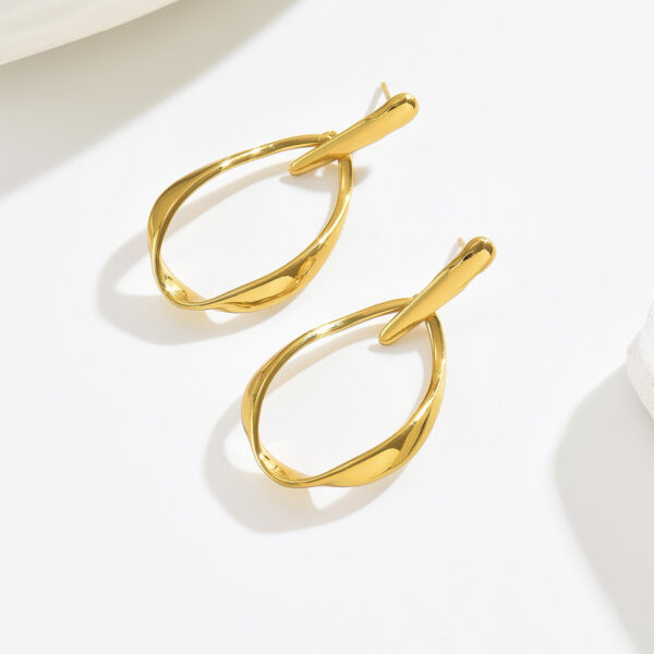 Wholesale Gold Irregular Teardrop Earrings
