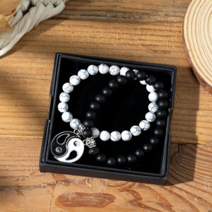 24082411-Yin and Yang pendant / Stone