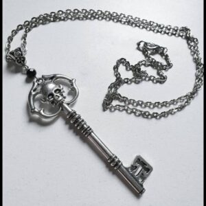 Wholesale Gothic silver skull key necklace
