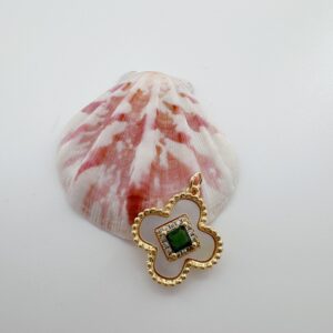 Four-leaf flower (white shell)