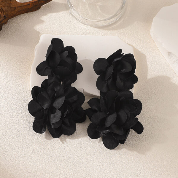 O1CN01RcV5He23vF6EMRoMU_2216237907317-0-cib Wholesale Multi colored flower Valentine's Day earrings