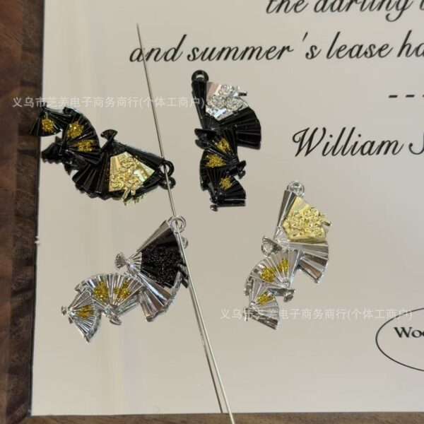 Wholesale High-quality zircon gold shimmering rose triple-layered hanging fan relief pendant, DIY bag, phone chain, hair accessory, pendant.