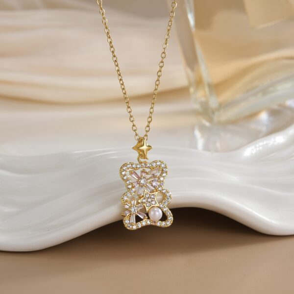 Wholesale Copper plated real gold micro inlaid zircon bear biscuit necklace