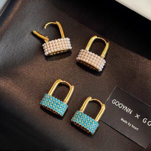 Wholesale Turquoise small lock pearl ear clip earrings