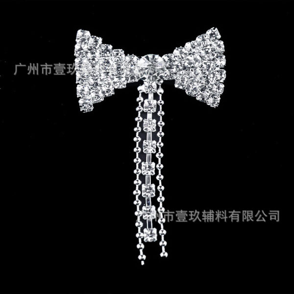 O1CN01SSDXc41VBigVrexLr_2217099202615-0-cib Wholesale Diverse Silver Bow Water Diamond Crystal Chest Flower DIY Patches