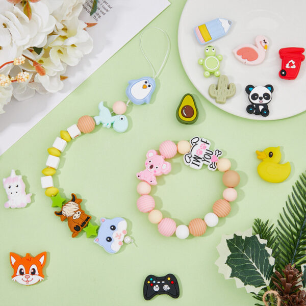 Wholesale Color Cartoon Cute Animal Theme Focal Beads 套装