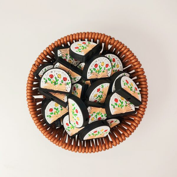 O1CN01SgPBWo2FO3egLldDw_2216349148869-0-cib Wholesale 10PCS Letter Flower Silicone Cartoon Beads