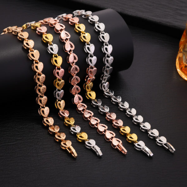 Wholesale Heart-shaped openwork bracelet for Valentine's Day