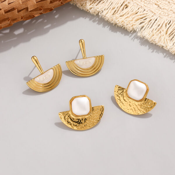 Wholesale Stainless steel stud earrings for women