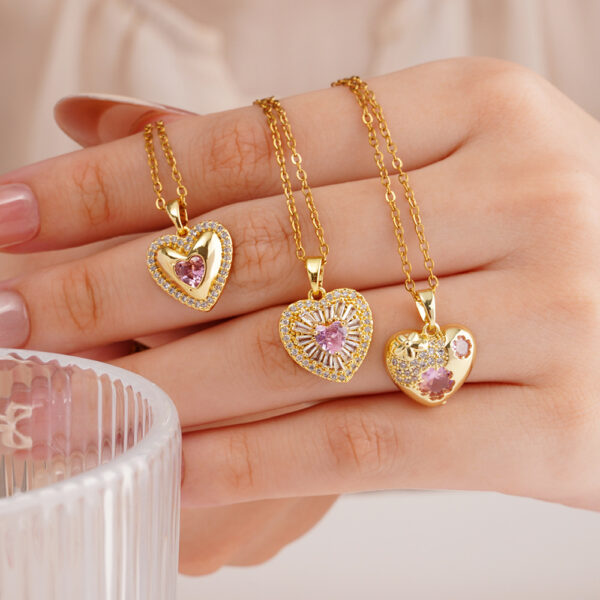 Wholesale Necklace Luxury Heart Flower Niche Temperament Stainless Steel Necklace