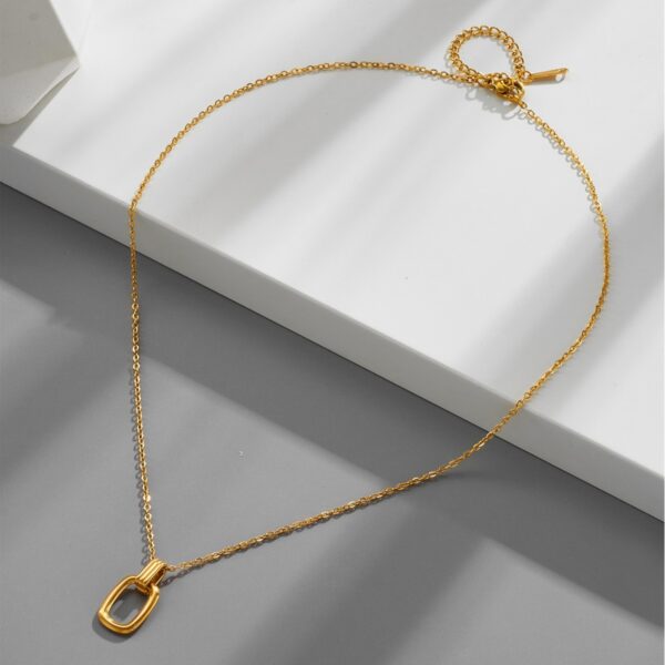 Wholesale Titanium Steel Fadeless Entry Luxury 18K Gold Geometric Double Ring Clavicle Chain