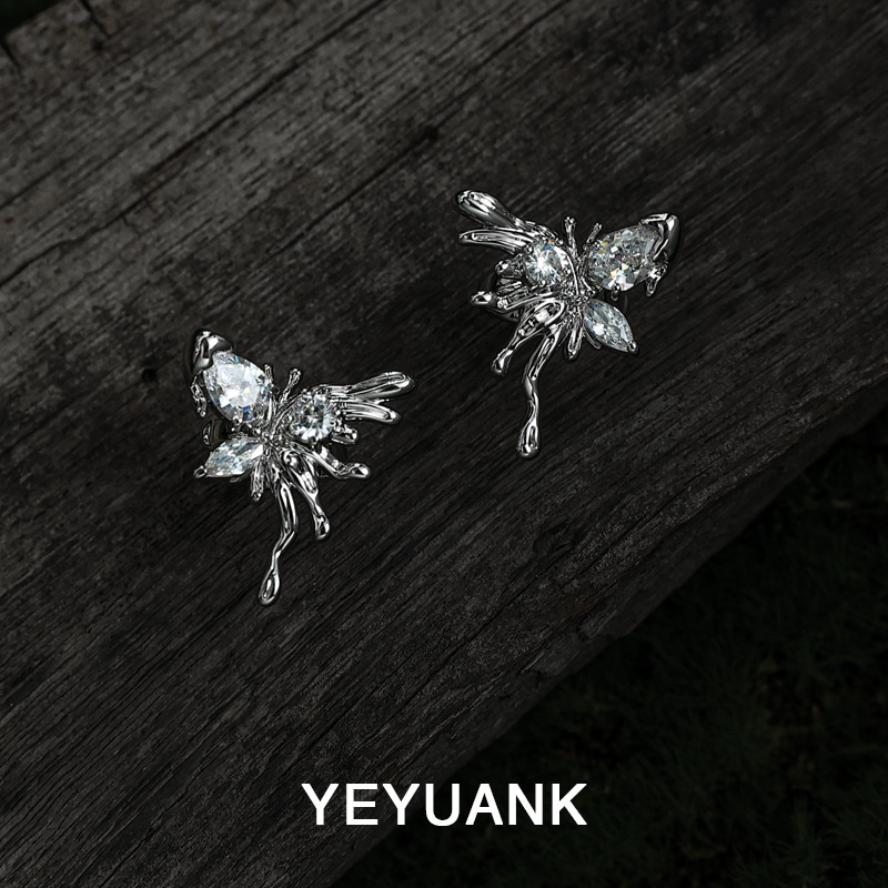 Wholesale Luxury Zircon Micro-inlay Exquisite Butterfly Ear Bone Clip