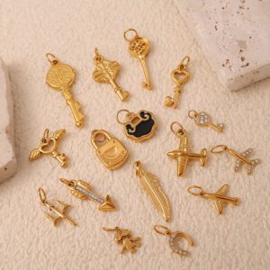 Wholesale Stainless steel 18K gold-plated small DIY key pendant