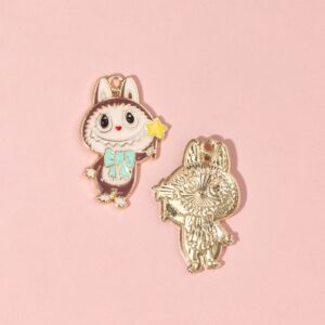 Labubu hand holding star brown height 3.1cm width 2cm weight 2.11g