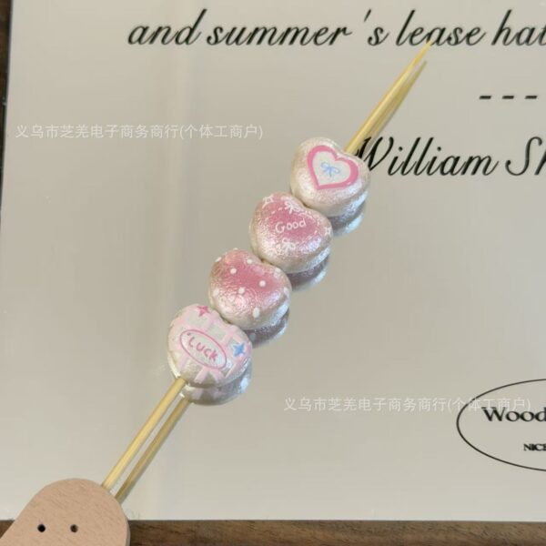 O1CN01TEgQhT1xmBbboatcR_2221442006485-0-cib Wholesale 10pcs pink printed heart-shaped relief string acrylic beads