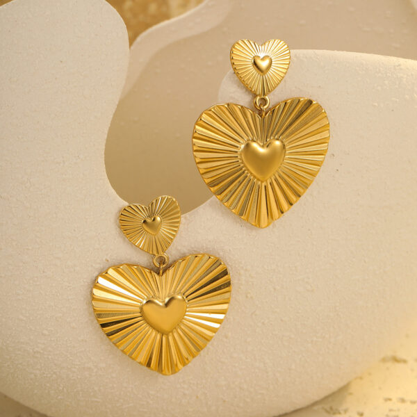 Wholesale Heart-shaped texture earrings