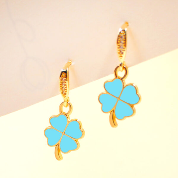 O1CN01TdSIEN1Huh16fLLW7_2218191230818-0-cib Wholesale St. Patrick's Day rainbow hat, shamrock, four-leaf clover earrings