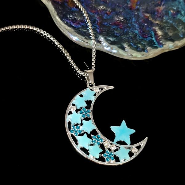 O1CN01ThK9OW2IVKurI4L8f_3919529291-0-cib Wholesale Luminous Moon Crescent Necklace