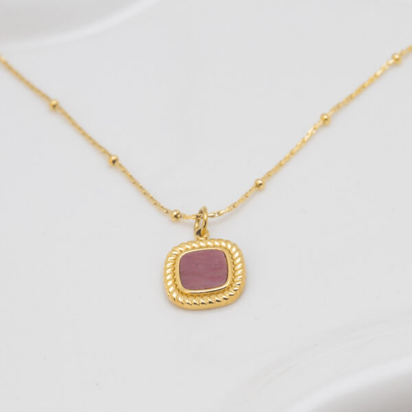 Wholesale Luxury Niche Stainless Steel Flowers Necklace Pendant