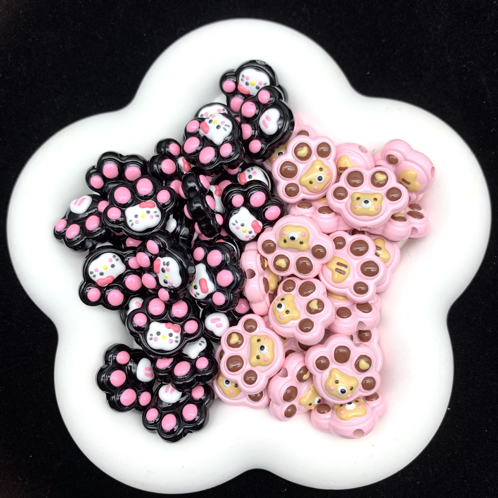 Wholesale Ugly Fish Ppy Footprint Heavy Oil Hand-painted Beads Beaded DIY Aessories Bracelet Mobile Phone Chain Pendant Cute