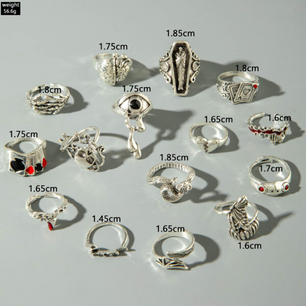 O1CN01Tyciju22VlT272b4k_1717797126-0-cib Wholesale Skull-themed dark gothic playing card extravagant ring