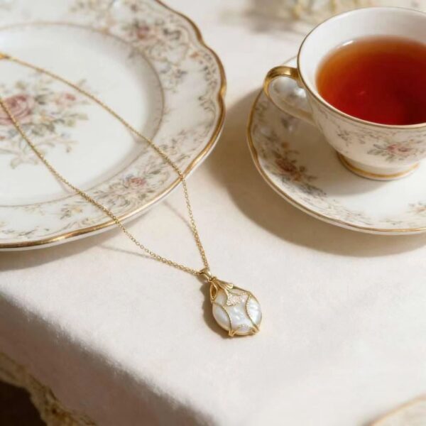 Wholesale Natural Alien Baroque Pearl Leaf Necklace