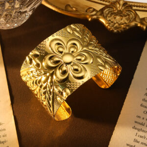 L251 carved flowers gold