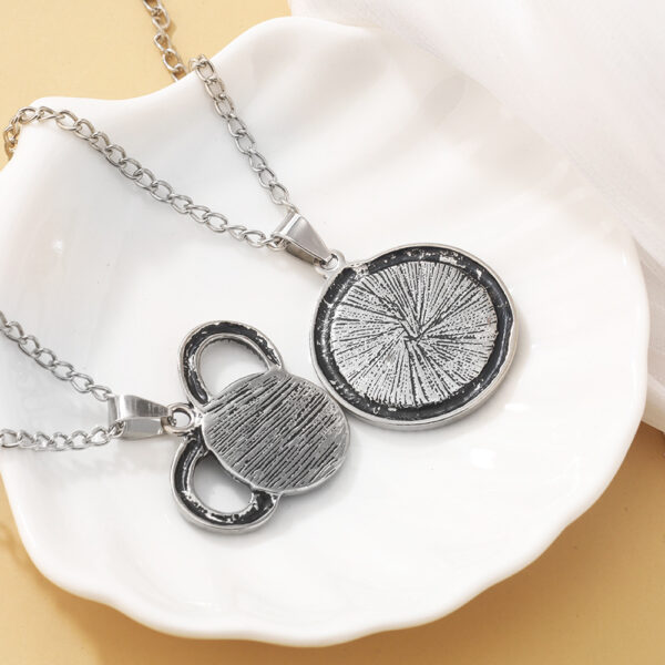 Wholesale European and American Film and Television Peripherals the Wheel of Time Wheel of Time Ouroboros Logo Pendant Necklace