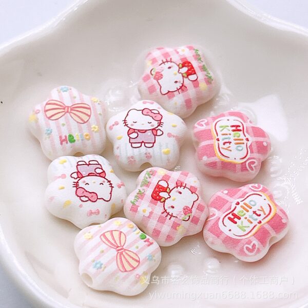 Wholesale 15mm Embossed Double-Sided Printed Plum Blossom Vertical Perforation Acrylic Beads OLY Exclusive