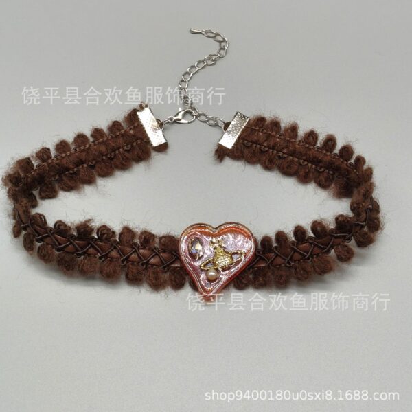 Wholesale Maillard color sweet and cool heart lace choker