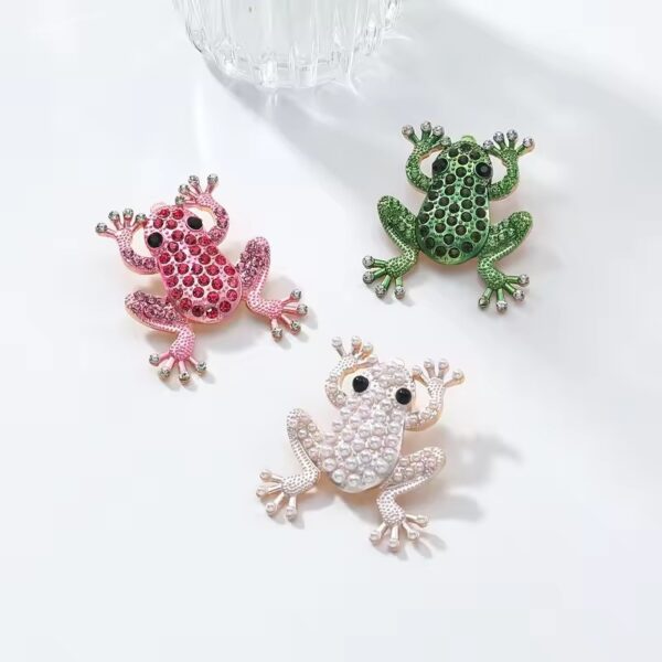 Wholesale quirky animal frog earrings personalized exaggerated animal earrings