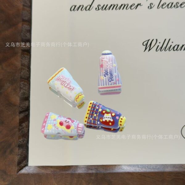 Wholesale 10pcs embossed cartoon toothpaste acrylic beads