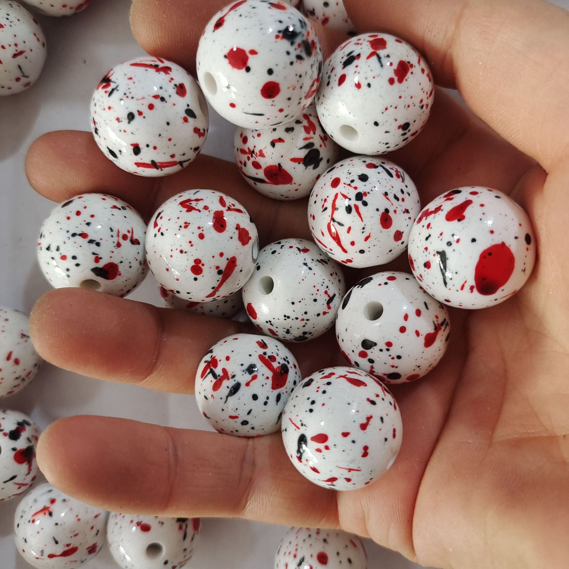 Wholesale 20mm Acrylic Blood op Print Beads