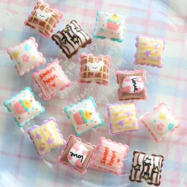 O1CN01UtGec51CGK7MPL1OB_2214653500053-0-cib Wholesale Double-sided printed cartoon cute style pillow beads