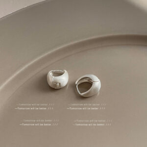 Silver brushed ear buckle