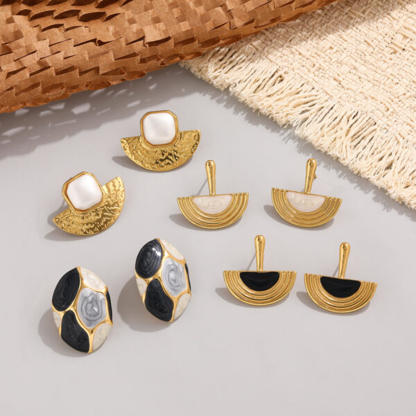 Wholesale Stainless steel stud earrings for women