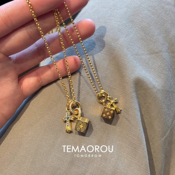 Wholesale Running cross solid dice pendant necklace