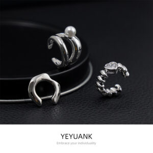 Wholesale Pearl Heart Zircon Decorated Combination Ear Clips