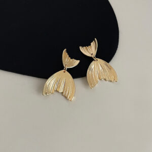 Gold fishtail earrings