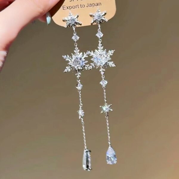 O1CN01VdCC5o1l5LA8sny86_2216005864767-0-cib Wholesale Sparkling Zircon Long Snowflake tassel Earrings