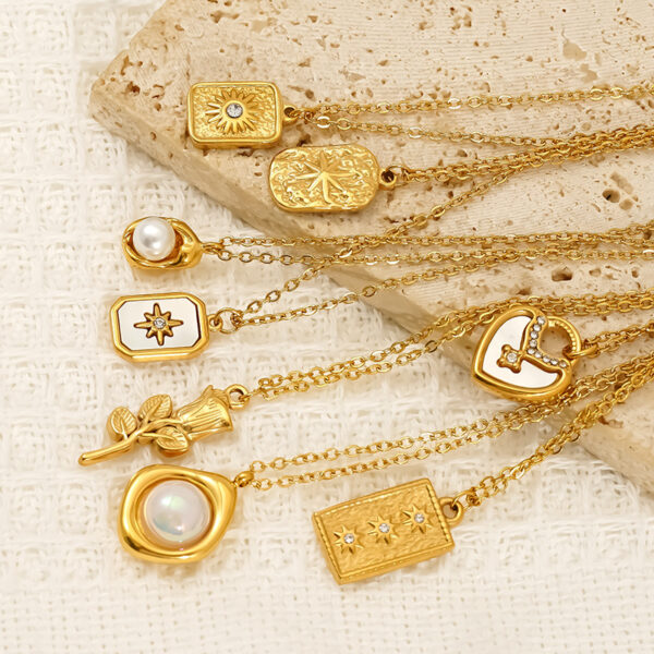 Wholesale temperament niche pearl necklace stainless steel clavicle chain