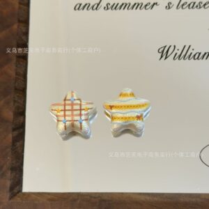 Wholesale 10pcs embossed silk gold pentagonal star acrylic beads